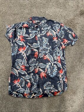 Moda Luxe Navy Short Sleeve Tropical Print Button-Down Shirt with Red Accents